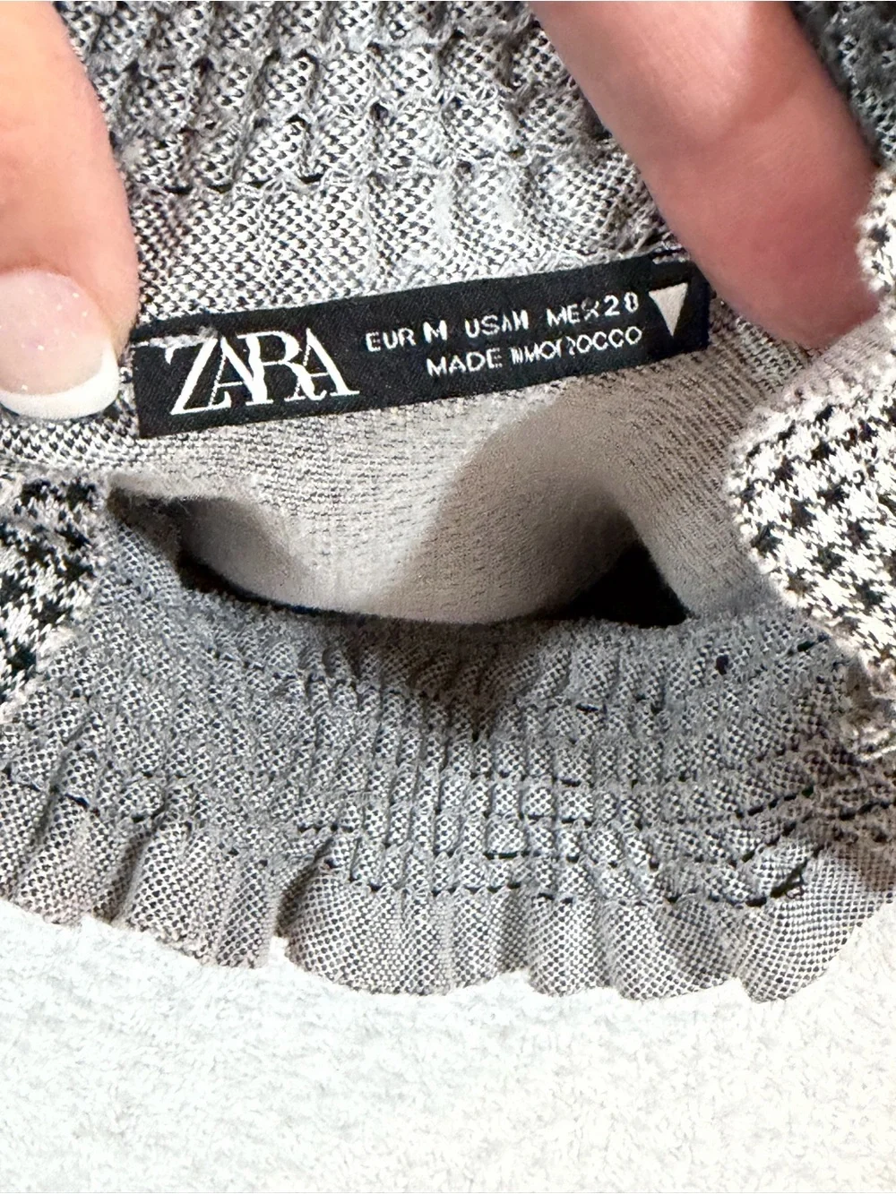 Zara Houndstooth Mock Neck Ruffle Top Puff Sleeve Smocked Gingham Academia Plaid